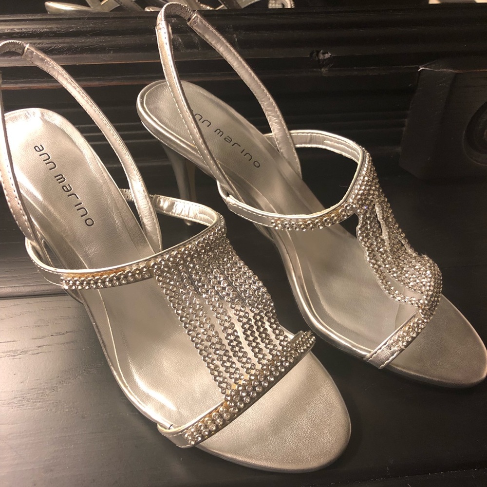 Silver Heels (Ann Marino)